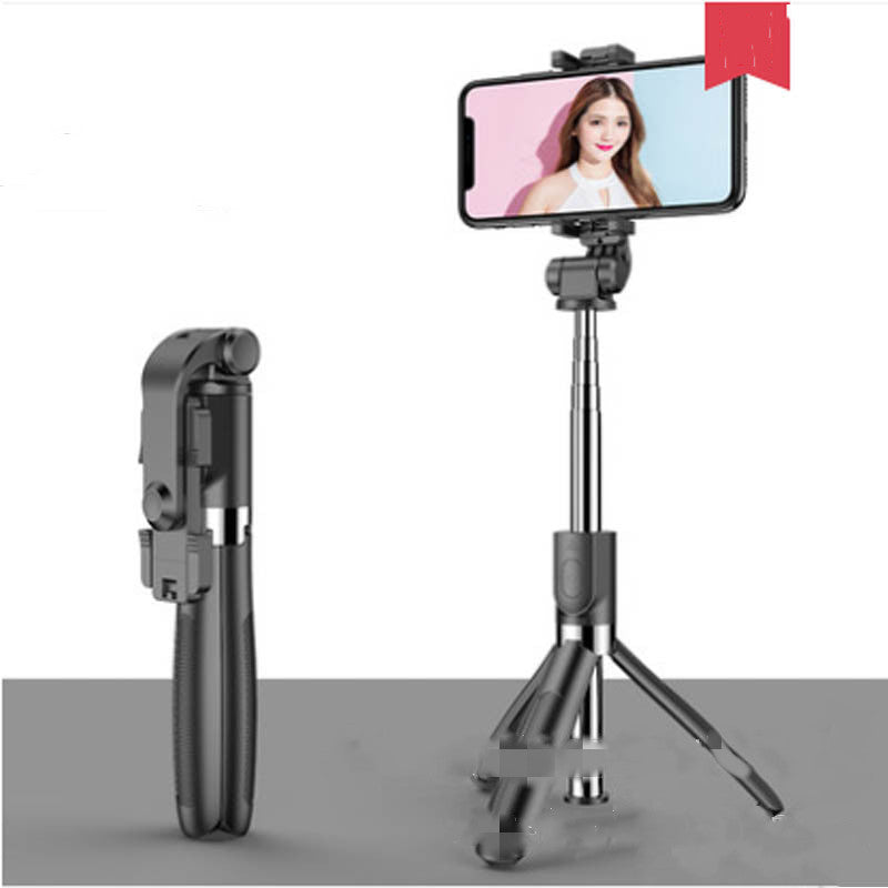 Bluetooth selfie stick for mobile live streaming setup